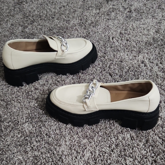 No Boundaries Cream and Black Platform Loafers - Picture 1 of 9